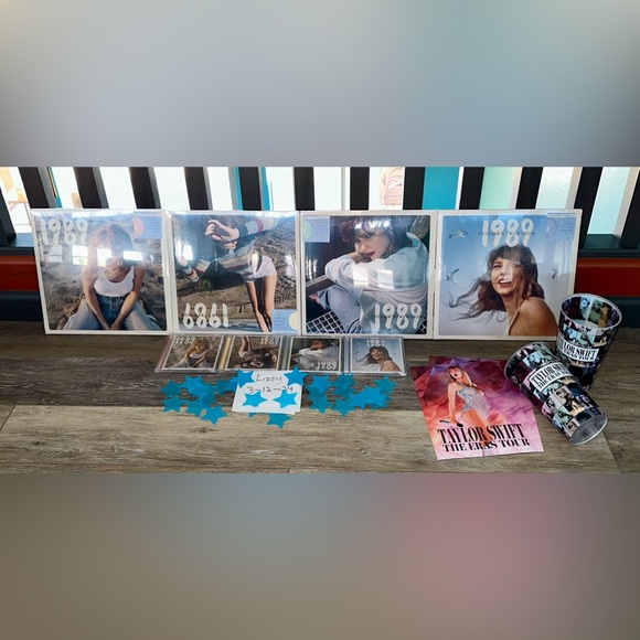 🩷🧡💛💚🩵 ERAS TOUR 🩷🧡💛💚🩵 COLLECTORS BUNDLE! - Picture 2 of 7